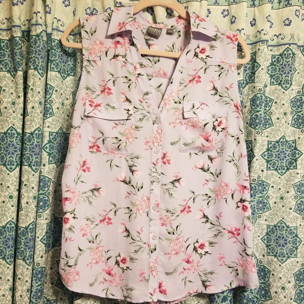 🌞 Floral Button down collar tank 🌞